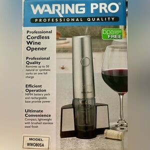 WARING Professional Cordless Electric Wine Opener Model WWO80SA New in Box